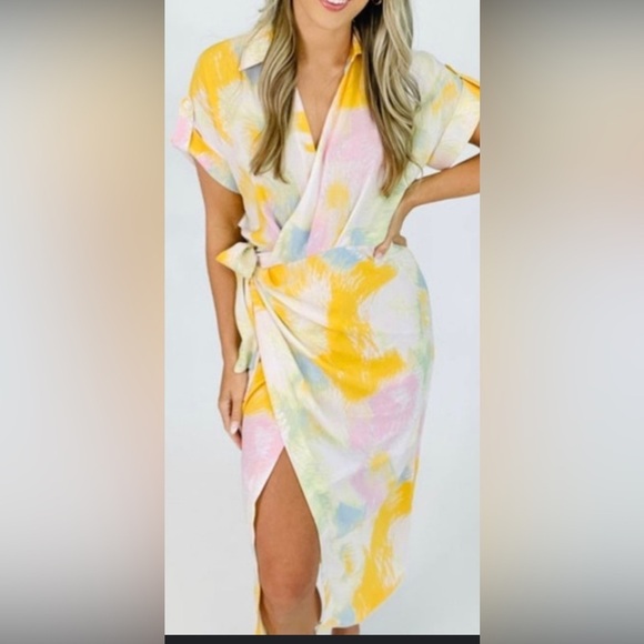 entro Dresses & Skirts - NWT Entro wrap dress